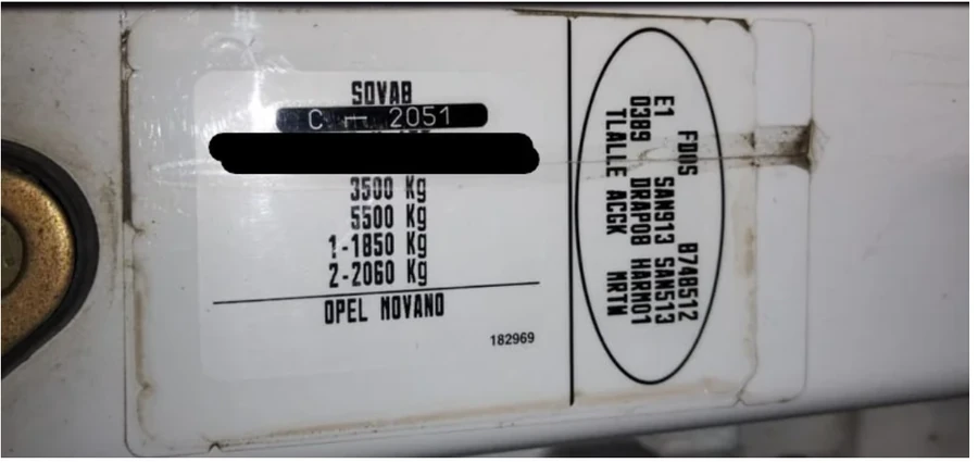 Placa de fabricante con contraseña nacional tipo C